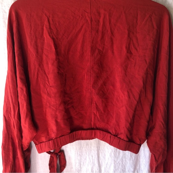 Forever 21 cropped wrap long sleeve top in red with orange undertones size L - Picture 4 of 6